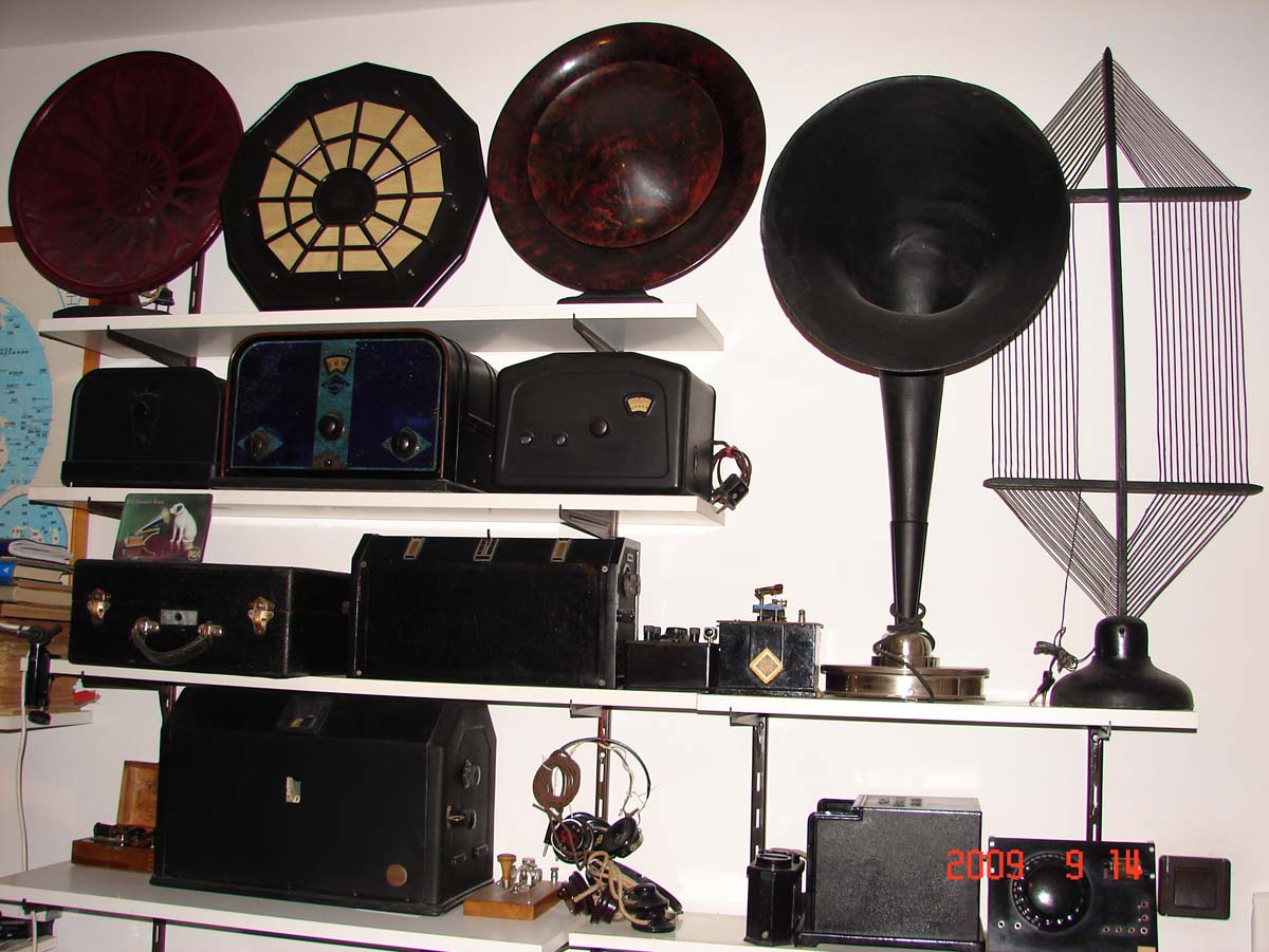 Ezek voltak az első rádiók! A hangszóró még külön volt!